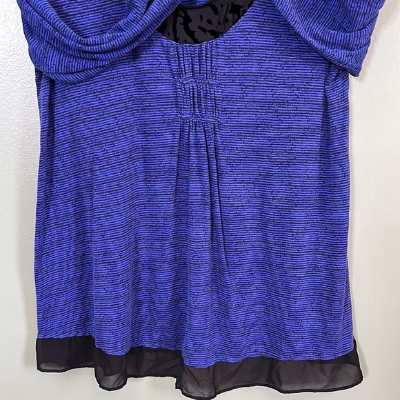 Simply Vera,Vera Wang blouse velvet low neckline dark blue and black,size Large - Picture 4 of 6